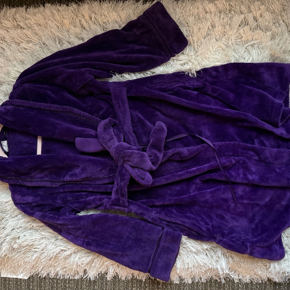 Covington Deep Purple Plush Robe - Picture 2 of 6